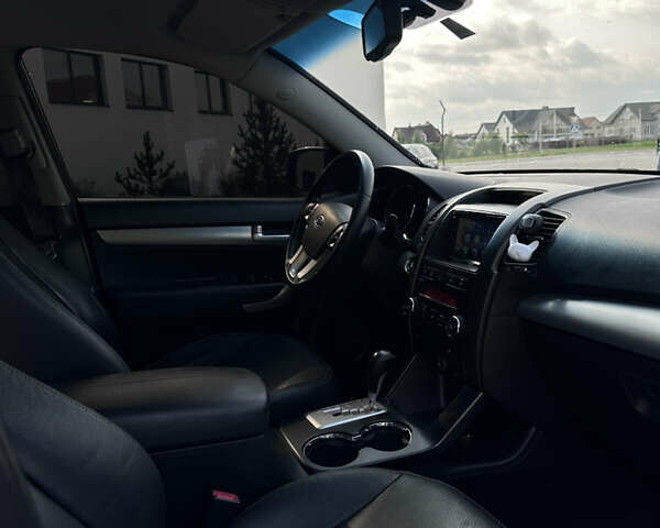 Черный Киа Соренто, объемом двигателя 2.2 л и пробегом 200 тыс. км за 12200 $, фото 12 на Automoto.ua