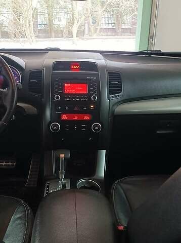 Черный Киа Соренто, объемом двигателя 2.2 л и пробегом 200 тыс. км за 12500 $, фото 4 на Automoto.ua