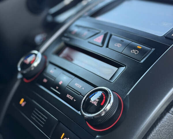 Чорний Кіа Соренто, об'ємом двигуна 2.2 л та пробігом 266 тис. км за 12850 $, фото 31 на Automoto.ua