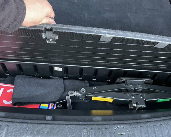 Черный Киа Соренто, объемом двигателя 2.2 л и пробегом 197 тыс. км за 12499 $, фото 53 на Automoto.ua