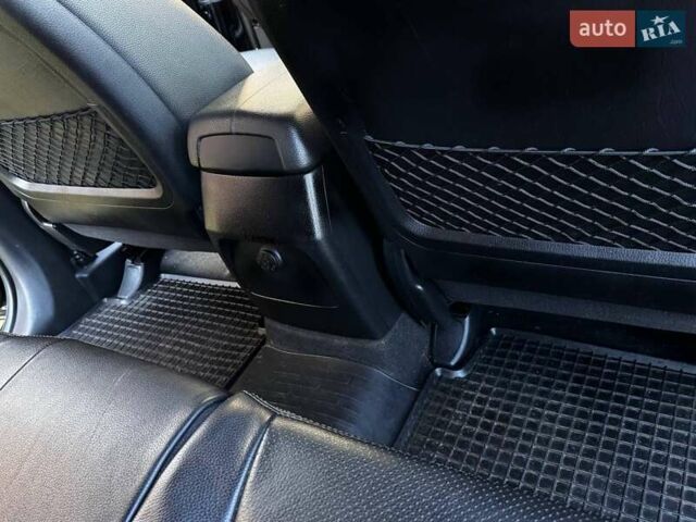 Черный Киа Соренто, объемом двигателя 2.2 л и пробегом 254 тыс. км за 13900 $, фото 15 на Automoto.ua