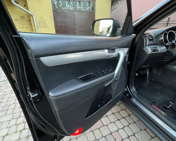 Черный Киа Соренто, объемом двигателя 2.2 л и пробегом 197 тыс. км за 12499 $, фото 65 на Automoto.ua