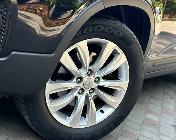 Черный Киа Соренто, объемом двигателя 2.2 л и пробегом 200 тыс. км за 12777 $, фото 12 на Automoto.ua