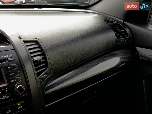 Черный Киа Соренто, объемом двигателя 2.2 л и пробегом 430 тыс. км за 9755 $, фото 49 на Automoto.ua