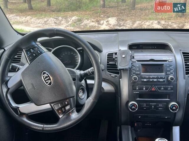 Чорний Кіа Соренто, об'ємом двигуна 2.2 л та пробігом 183 тис. км за 12800 $, фото 8 на Automoto.ua
