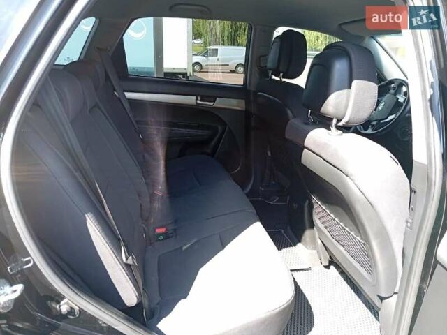 Черный Киа Соренто, объемом двигателя 2.2 л и пробегом 235 тыс. км за 12850 $, фото 2 на Automoto.ua