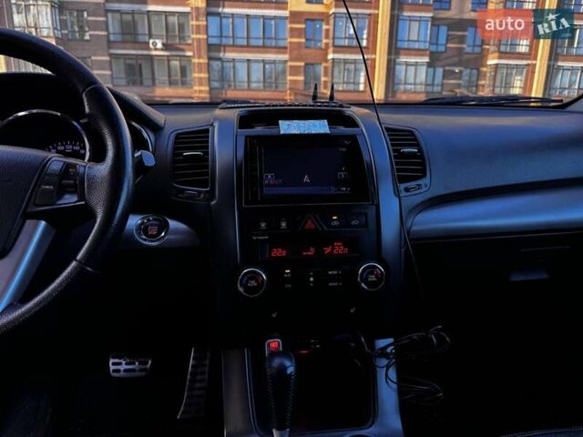 Черный Киа Соренто, объемом двигателя 2.2 л и пробегом 254 тыс. км за 13900 $, фото 9 на Automoto.ua