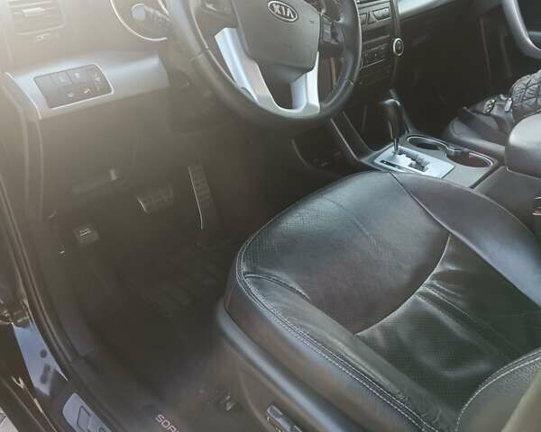 Чорний Кіа Соренто, об'ємом двигуна 2.2 л та пробігом 255 тис. км за 13400 $, фото 16 на Automoto.ua