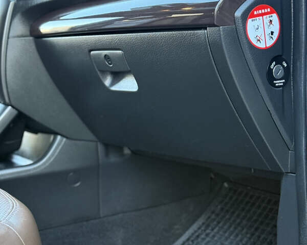 Чорний Кіа Соренто, об'ємом двигуна 2.2 л та пробігом 266 тис. км за 12850 $, фото 52 на Automoto.ua