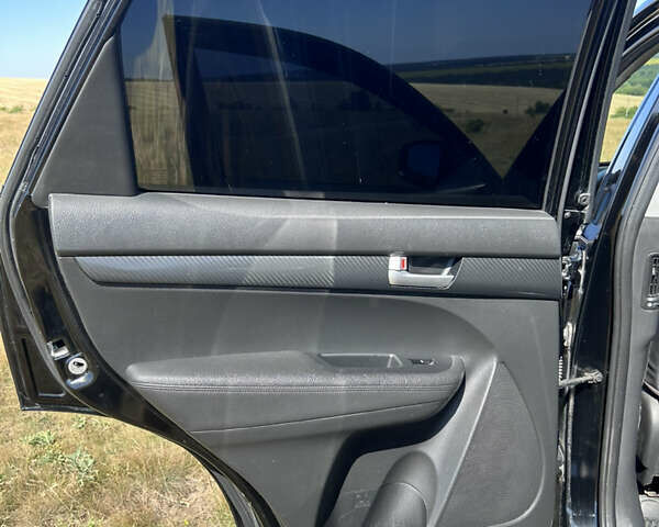 Черный Киа Соренто, объемом двигателя 2.2 л и пробегом 255 тыс. км за 11500 $, фото 17 на Automoto.ua