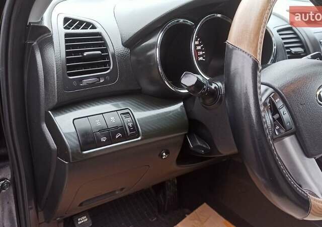 Черный Киа Соренто, объемом двигателя 2.2 л и пробегом 234 тыс. км за 12100 $, фото 23 на Automoto.ua