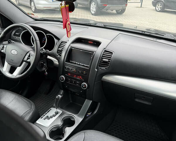 Черный Киа Соренто, объемом двигателя 2.2 л и пробегом 255 тыс. км за 13700 $, фото 33 на Automoto.ua