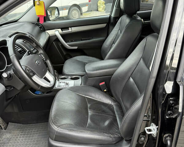 Черный Киа Соренто, объемом двигателя 2.2 л и пробегом 255 тыс. км за 13700 $, фото 18 на Automoto.ua