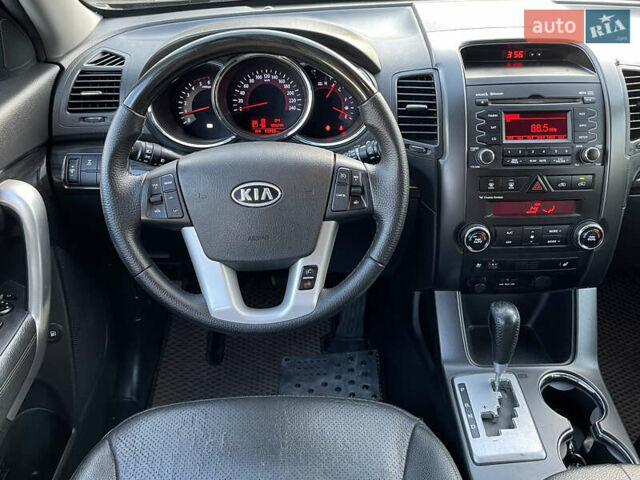 Черный Киа Соренто, объемом двигателя 2.2 л и пробегом 243 тыс. км за 12990 $, фото 7 на Automoto.ua