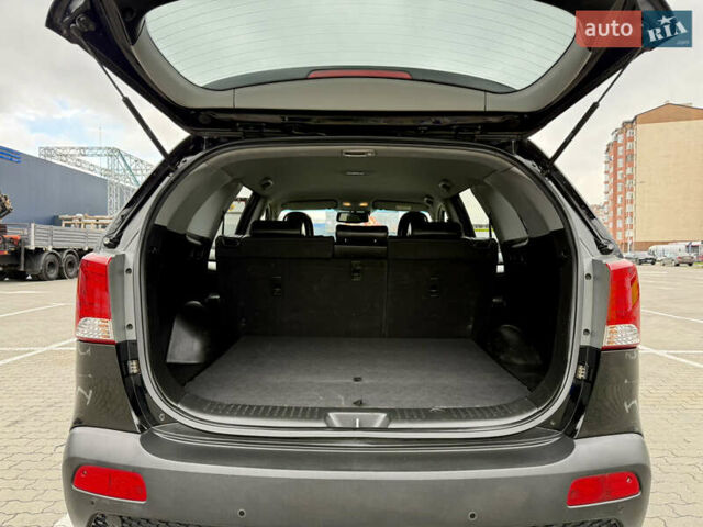 Черный Киа Соренто, объемом двигателя 2.2 л и пробегом 271 тыс. км за 12800 $, фото 31 на Automoto.ua
