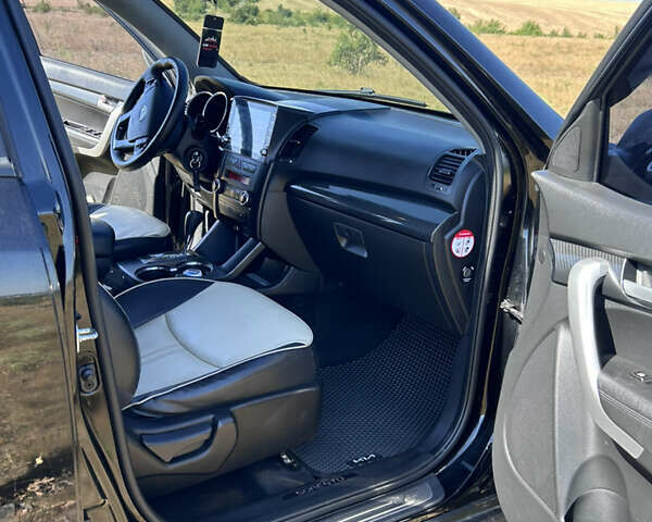 Черный Киа Соренто, объемом двигателя 2.2 л и пробегом 255 тыс. км за 11500 $, фото 22 на Automoto.ua