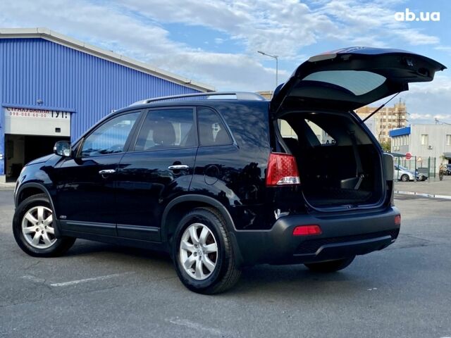 Черный Киа Соренто, объемом двигателя 2.4 л и пробегом 237 тыс. км за 11500 $, фото 7 на Automoto.ua