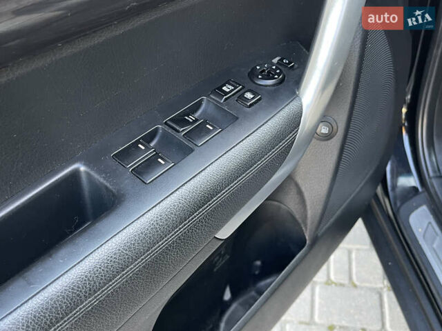 Черный Киа Соренто, объемом двигателя 2.2 л и пробегом 243 тыс. км за 12990 $, фото 15 на Automoto.ua