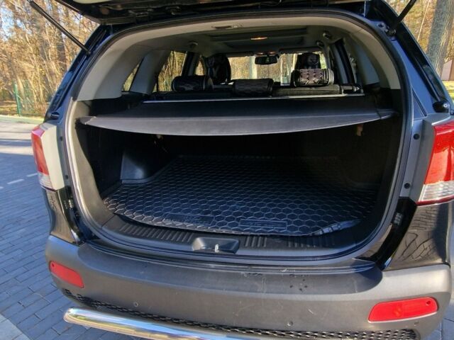 Черный Киа Соренто, объемом двигателя 0 л и пробегом 254 тыс. км за 13800 $, фото 5 на Automoto.ua