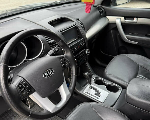 Черный Киа Соренто, объемом двигателя 2.2 л и пробегом 255 тыс. км за 13700 $, фото 20 на Automoto.ua