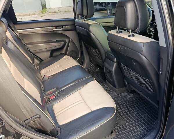 Черный Киа Соренто, объемом двигателя 2.2 л и пробегом 282 тыс. км за 12200 $, фото 13 на Automoto.ua