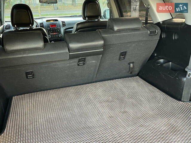 Черный Киа Соренто, объемом двигателя 2.2 л и пробегом 243 тыс. км за 12990 $, фото 17 на Automoto.ua