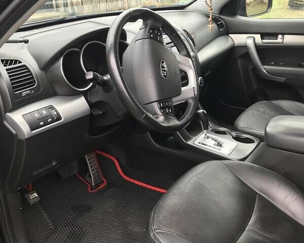 Чорний Кіа Соренто, об'ємом двигуна 2.2 л та пробігом 192 тис. км за 12600 $, фото 10 на Automoto.ua