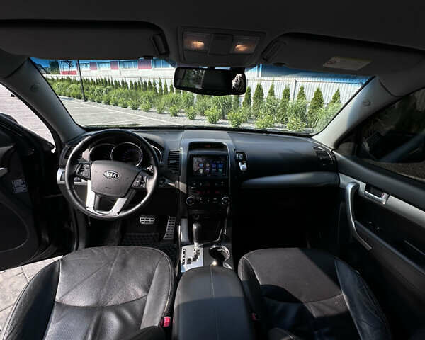 Черный Киа Соренто, объемом двигателя 2.2 л и пробегом 200 тыс. км за 12200 $, фото 8 на Automoto.ua