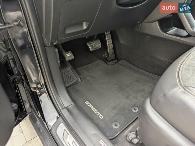 Черный Киа Соренто, объемом двигателя 2.2 л и пробегом 250 тыс. км за 12950 $, фото 30 на Automoto.ua