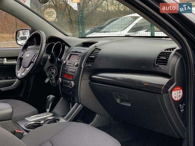 Черный Киа Соренто, объемом двигателя 2.2 л и пробегом 430 тыс. км за 9755 $, фото 31 на Automoto.ua