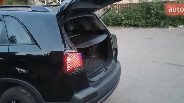 Чорний Кіа Соренто, об'ємом двигуна 2.2 л та пробігом 200 тис. км за 17000 $, фото 1 на Automoto.ua