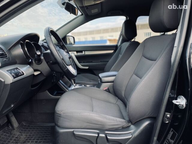 Черный Киа Соренто, объемом двигателя 2.4 л и пробегом 237 тыс. км за 11500 $, фото 10 на Automoto.ua