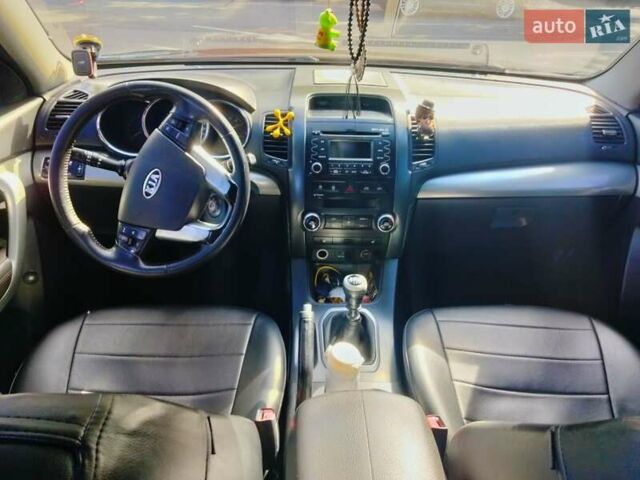 Чорний Кіа Соренто, об'ємом двигуна 2.36 л та пробігом 246 тис. км за 11500 $, фото 16 на Automoto.ua