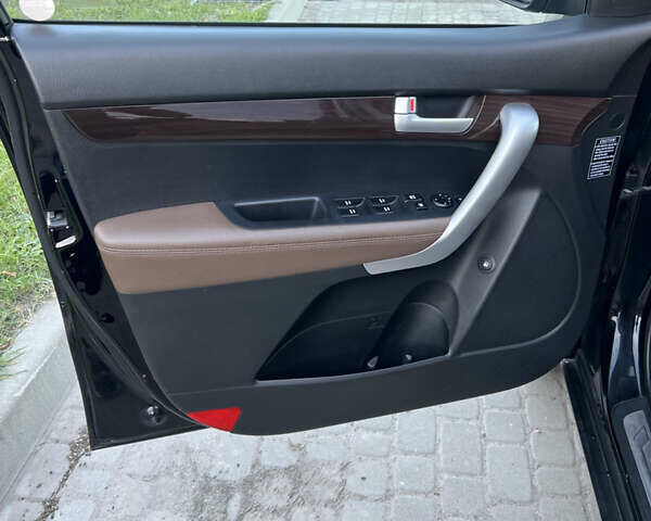 Черный Киа Соренто, объемом двигателя 2.2 л и пробегом 260 тыс. км за 14100 $, фото 8 на Automoto.ua