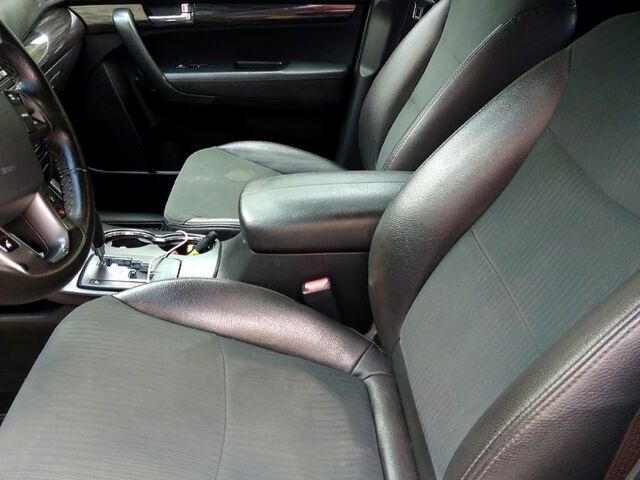 Черный Киа Соренто, объемом двигателя 3.5 л и пробегом 136 тыс. км за 10500 $, фото 11 на Automoto.ua