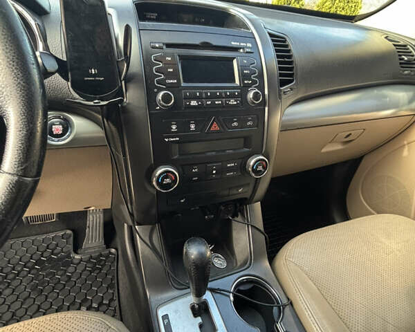 Черный Киа Соренто, объемом двигателя 2.2 л и пробегом 279 тыс. км за 11900 $, фото 22 на Automoto.ua