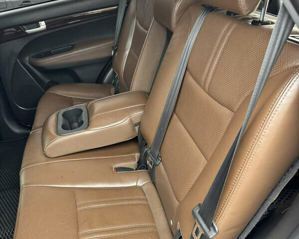 Черный Киа Соренто, объемом двигателя 2.2 л и пробегом 240 тыс. км за 15000 $, фото 23 на Automoto.ua
