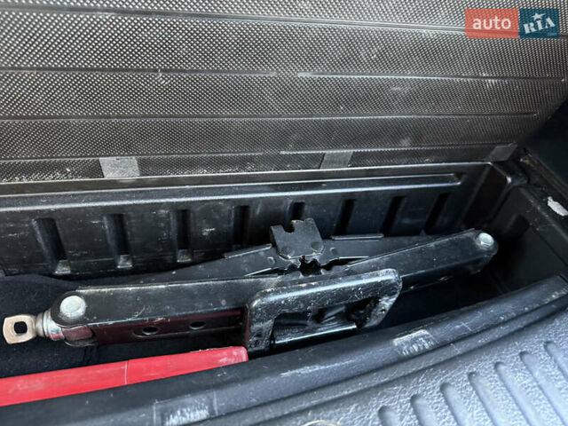 Чорний Кіа Соренто, об'ємом двигуна 2.2 л та пробігом 266 тис. км за 12850 $, фото 65 на Automoto.ua