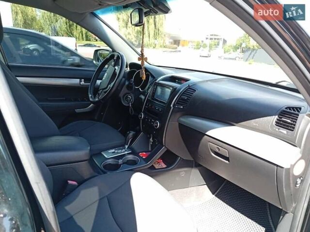 Черный Киа Соренто, объемом двигателя 2.2 л и пробегом 235 тыс. км за 12850 $, фото 3 на Automoto.ua