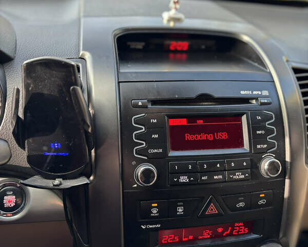 Черный Киа Соренто, объемом двигателя 2.2 л и пробегом 279 тыс. км за 11900 $, фото 24 на Automoto.ua