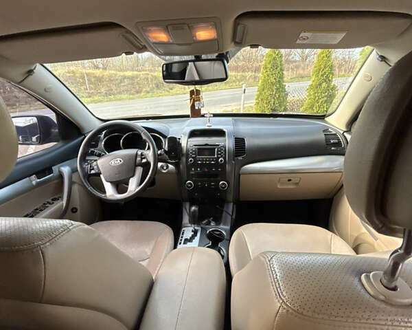 Черный Киа Соренто, объемом двигателя 2.2 л и пробегом 279 тыс. км за 11900 $, фото 13 на Automoto.ua