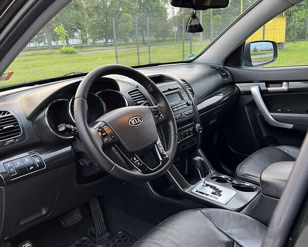 Черный Киа Соренто, объемом двигателя 2.2 л и пробегом 219 тыс. км за 12550 $, фото 15 на Automoto.ua