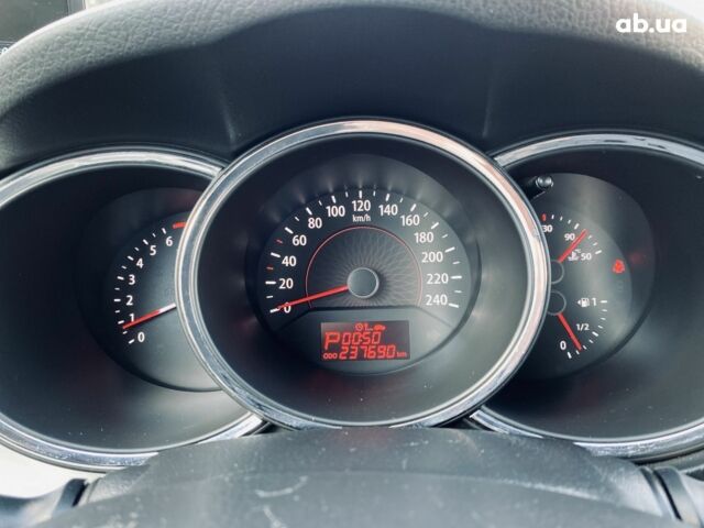 Черный Киа Соренто, объемом двигателя 2.4 л и пробегом 237 тыс. км за 11500 $, фото 15 на Automoto.ua