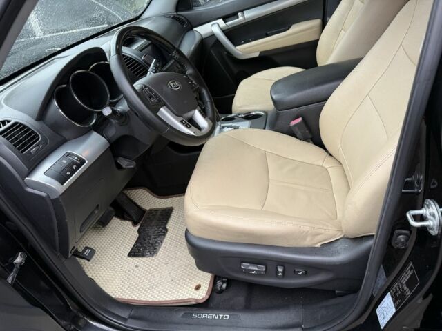 Чорний Кіа Соренто, об'ємом двигуна 2.2 л та пробігом 182 тис. км за 12400 $, фото 6 на Automoto.ua