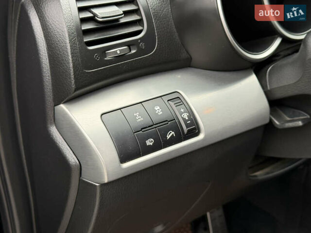 Черный Киа Соренто, объемом двигателя 2.2 л и пробегом 271 тыс. км за 12800 $, фото 18 на Automoto.ua