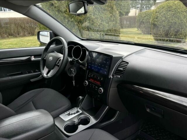 Черный Киа Соренто, объемом двигателя 2.2 л и пробегом 175 тыс. км за 4500 $, фото 6 на Automoto.ua