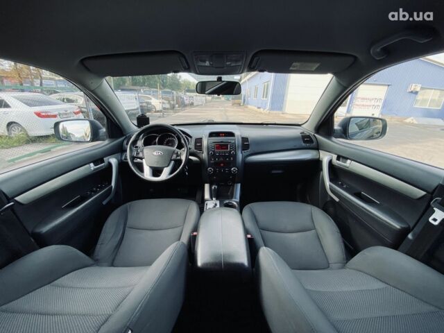 Черный Киа Соренто, объемом двигателя 2.4 л и пробегом 237 тыс. км за 11500 $, фото 13 на Automoto.ua