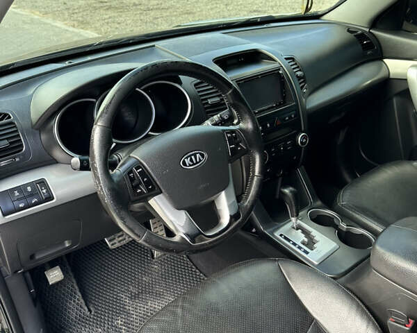 Киа Соренто 2010 в Ивано-Франковске на Automoto.ua Черный Киа Соренто, объемом двигателя 2.2 л и пробегом 237 тыс. км за 12900 $, фото 15 на Automoto.ua