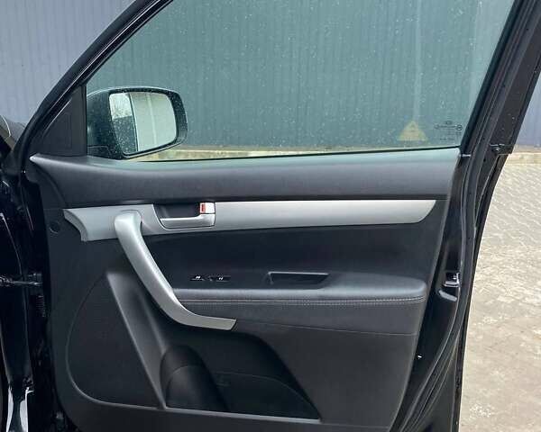 Черный Киа Соренто, объемом двигателя 0 л и пробегом 225 тыс. км за 15700 $, фото 16 на Automoto.ua