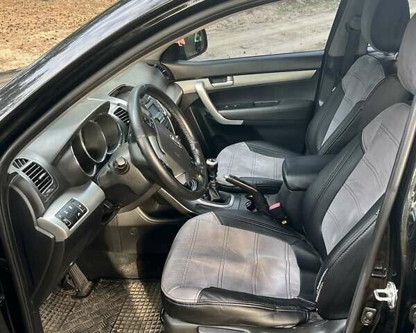 Чорний Кіа Соренто, об'ємом двигуна 2.2 л та пробігом 183 тис. км за 12800 $, фото 9 на Automoto.ua